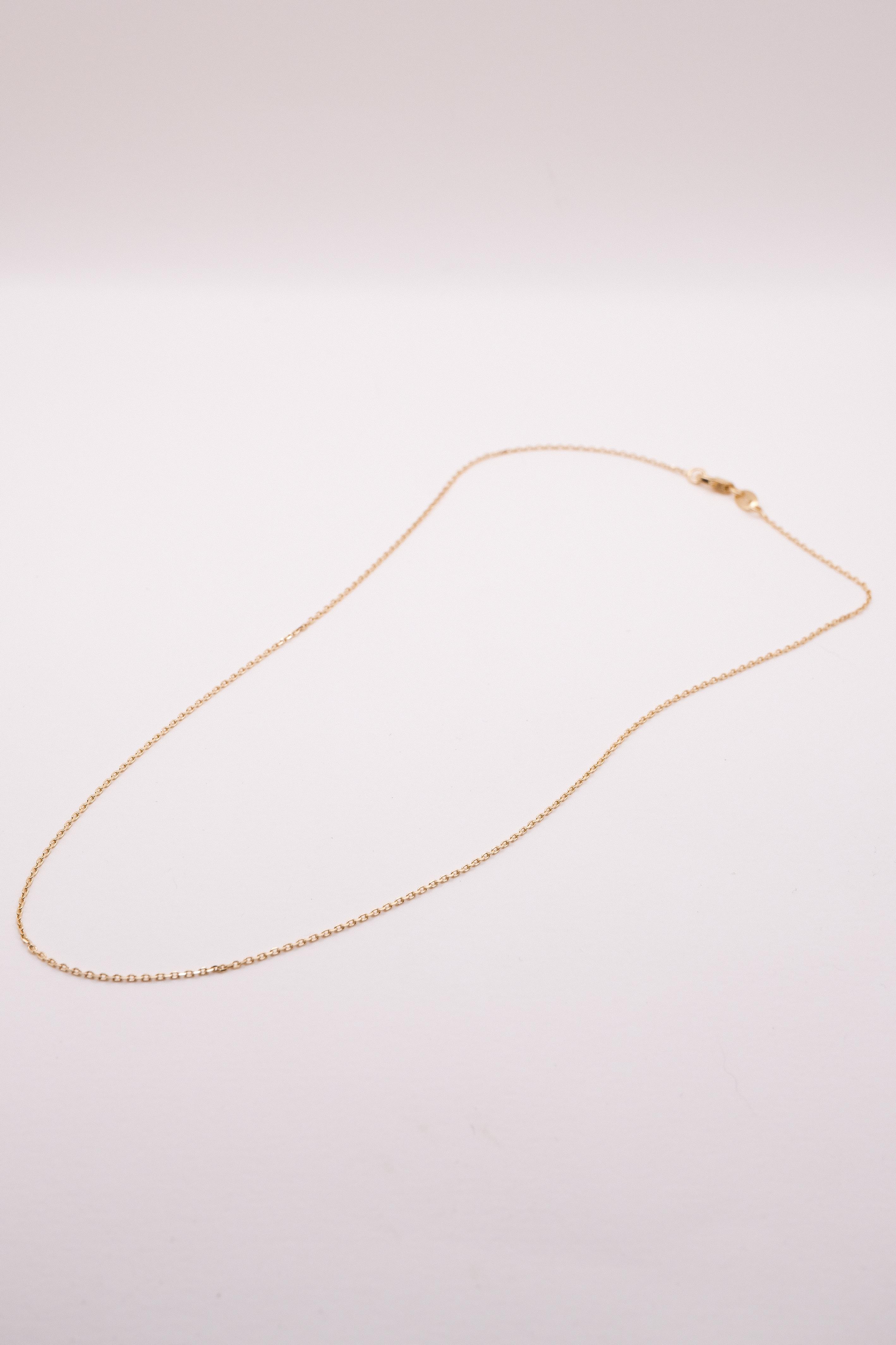 Chaîne fine pour pendentif